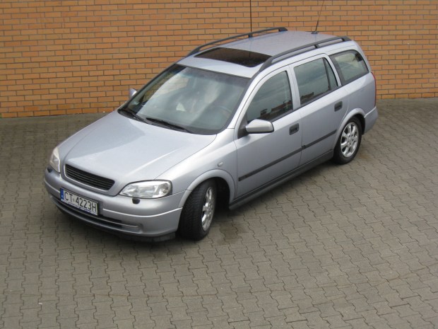 Wynajem samochodów w Toruniu bez limitu kilometrów - Opel Astra II kombi